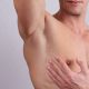 Depilacja laserowa mężczyzn skuteczne usuwanie owłosienia z ramion i pleców